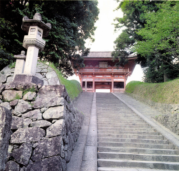 道成寺の山門（日本の伝説 南紀，世界文化社）より